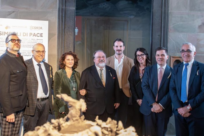 Grande partecipazione all&rsquo;inaugurazione della mostra &ldquo;AI e simboli di pace&rdquo;