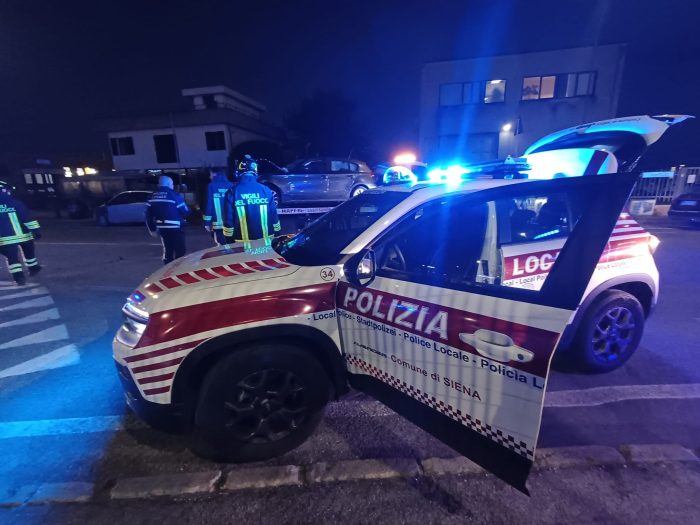 Siena, scontro tra due auto a Isola d'Arbia