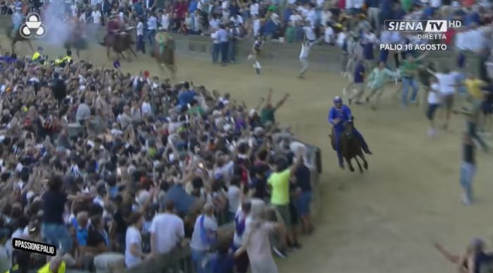 Palio di Siena: invasione della pista, notificate le prime 32 sanzioni